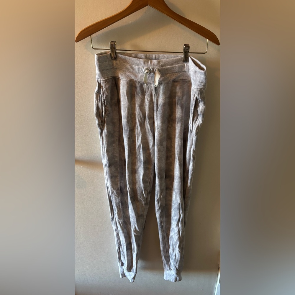 Athleta Balance Printed Jogger, Grey Camouflage, Size Small